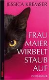 Frau Maier wirbelt Staub auf